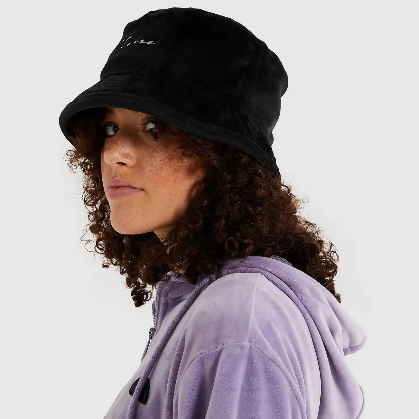 Ellesse Festival Looks-Eliza Bucket Hat Black