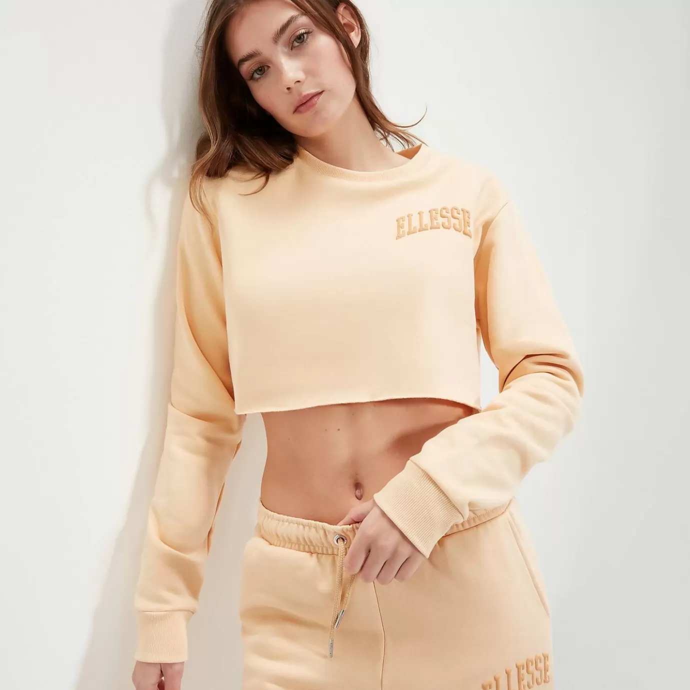 Ellesse Hoodies & Sweatshirts | Hoodies & Sweatshirts-Women's Canleo Crop Sweatshirt Light Brown